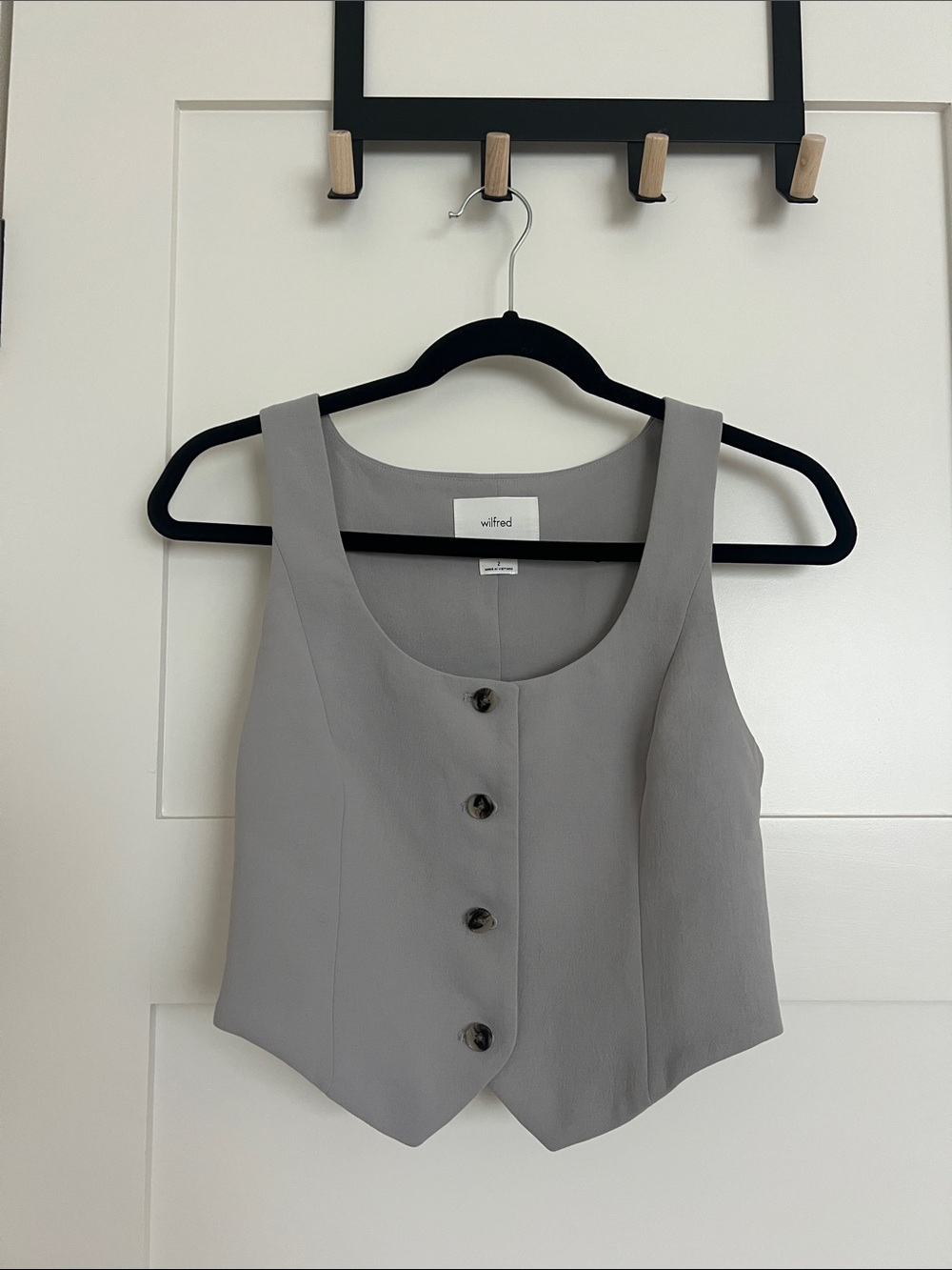 Aritzia Wilfred Light Gray Button-Front Crop Vest